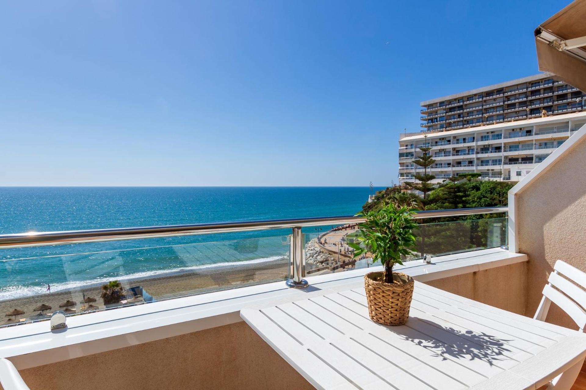 Ferienwohnung Roca Chica - Parking - Frente Playa - Terraza - Wifi - Bajondillo Y Carihuela Torremolinos Exterior foto